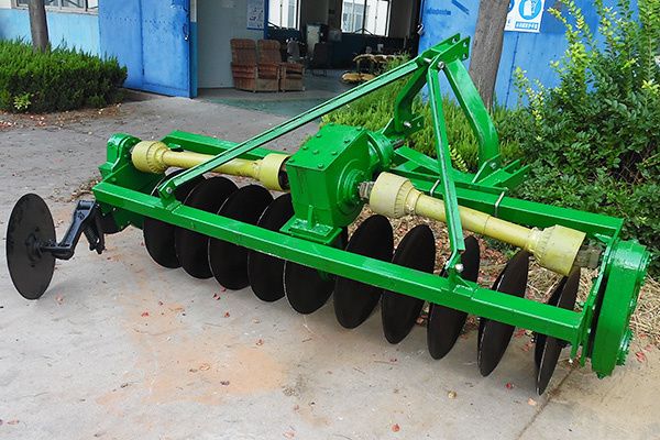 雙側(cè)驅(qū)動(dòng)圓盤犁